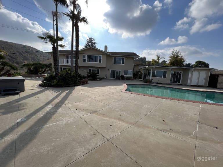  Southern California Hillside Home — Pool, Mountains 