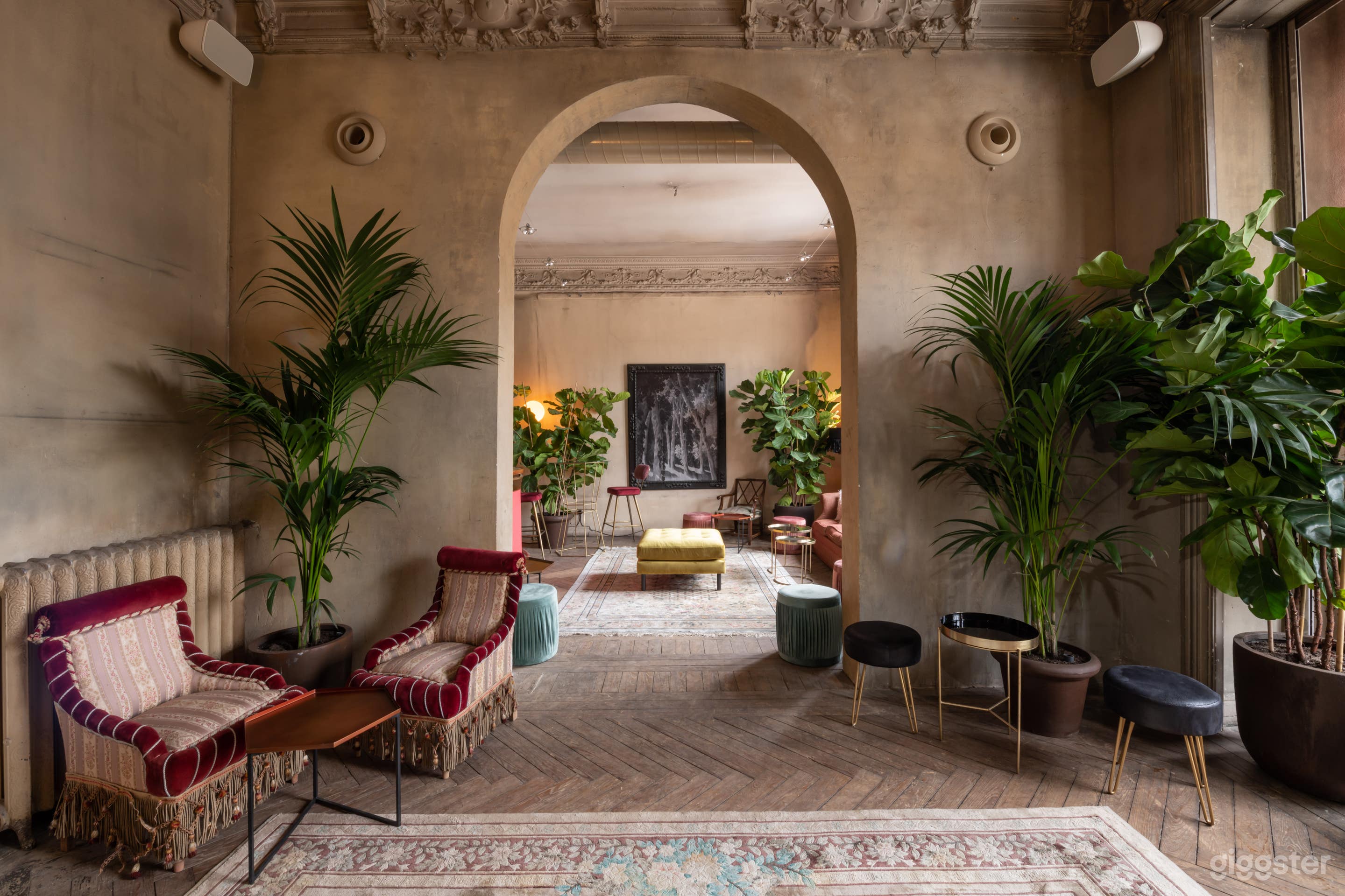 Espacio elegante y con mucha arquitectura Photo 1