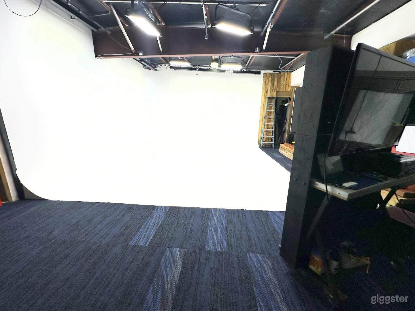 Infinity Room: Creative Space with Cyc Wall Photo 1