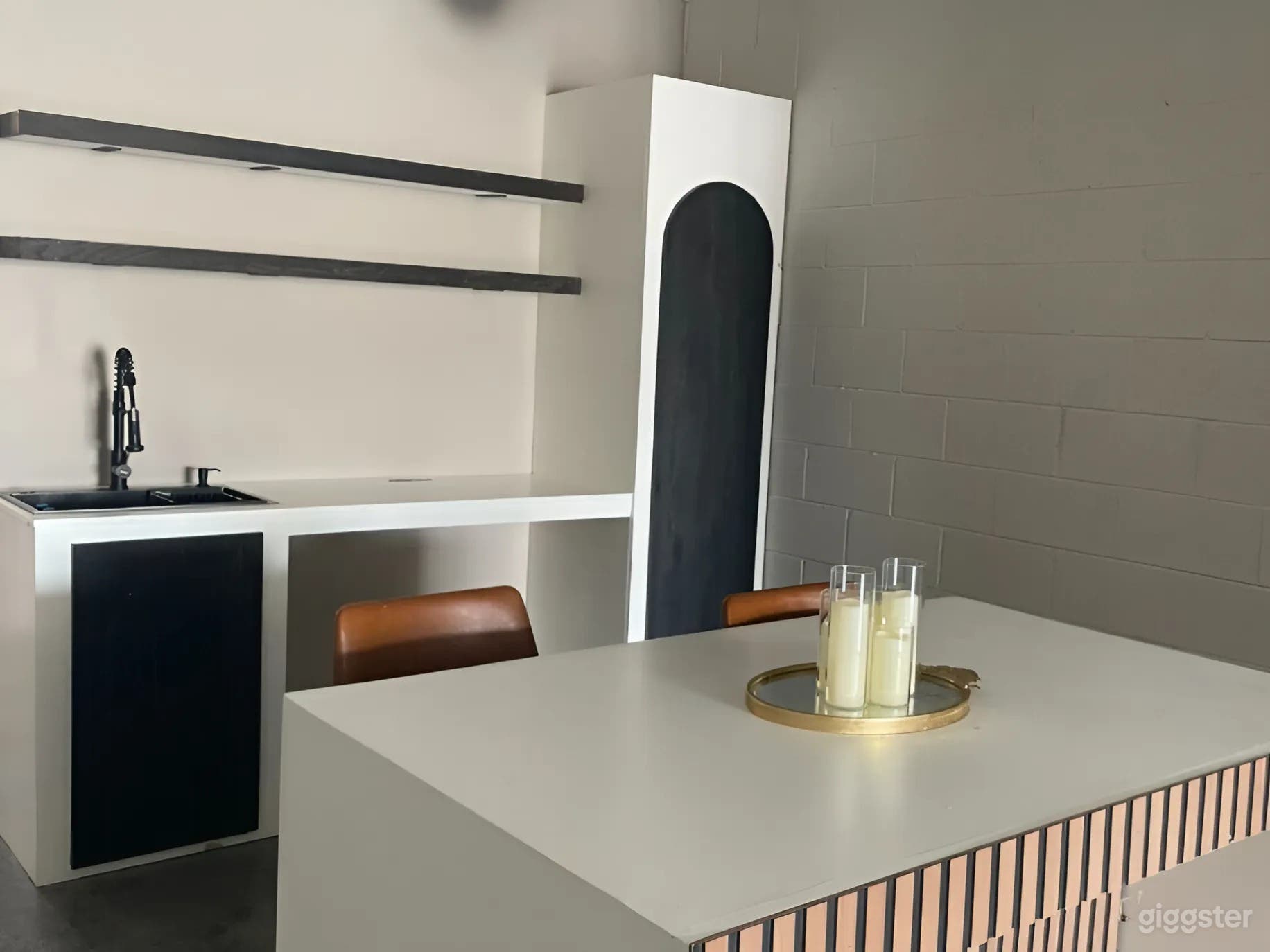 Modern SoHo Bridgeport Studio with High Ceilings Photo 4