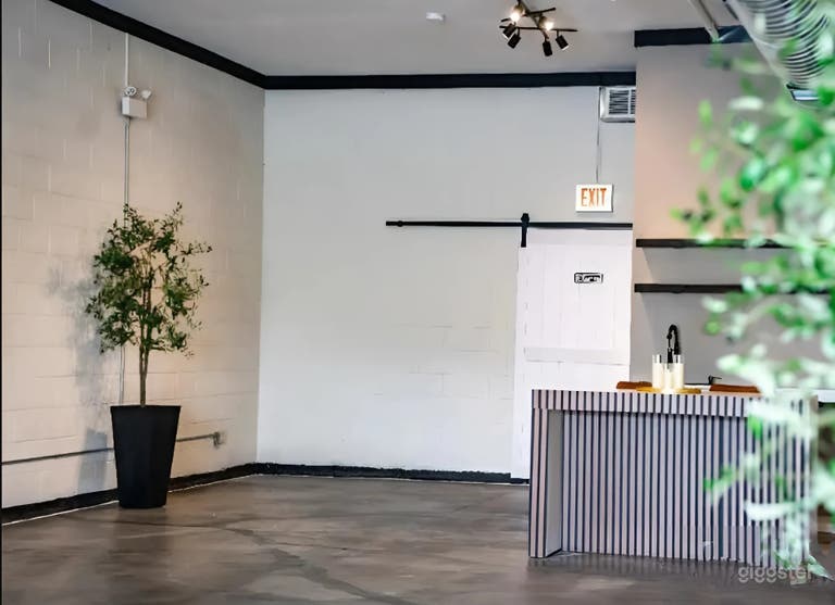  Modern SoHo Bridgeport Studio with High Ceilings 