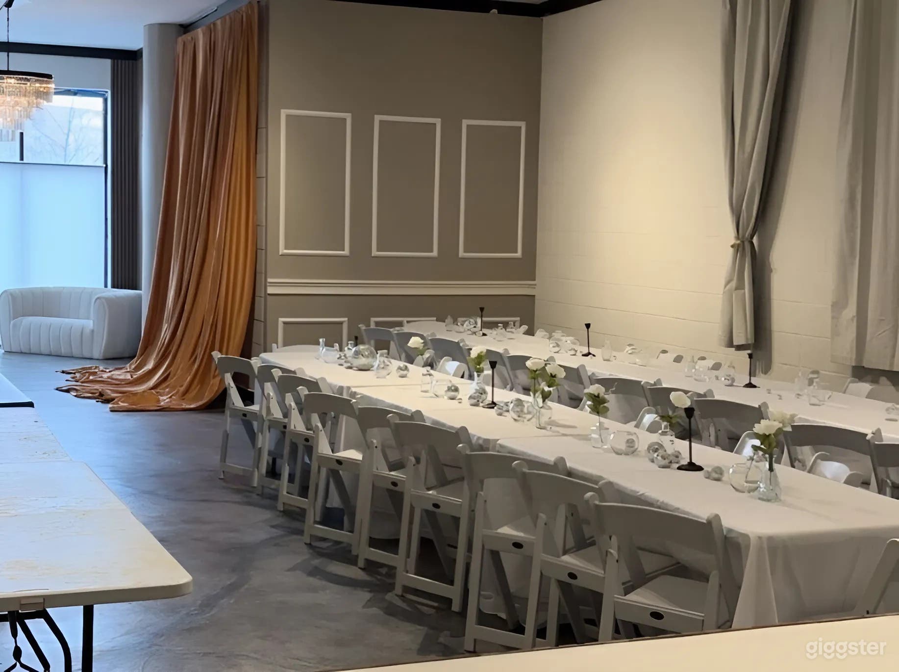 Modern SoHo Bridgeport Studio with High Ceilings Photo 3