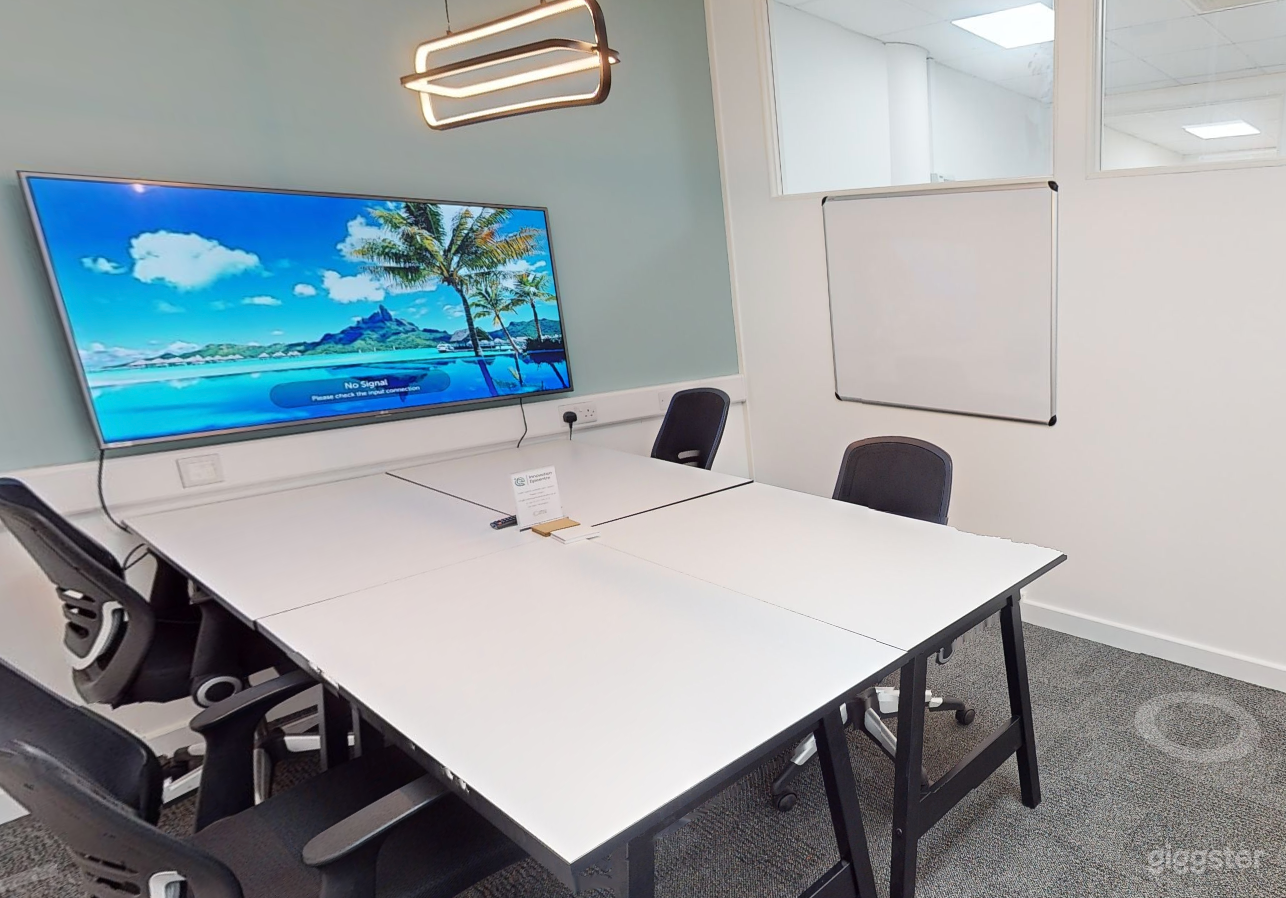 Modern Meeting Room 4 in Cambridge Photo 3