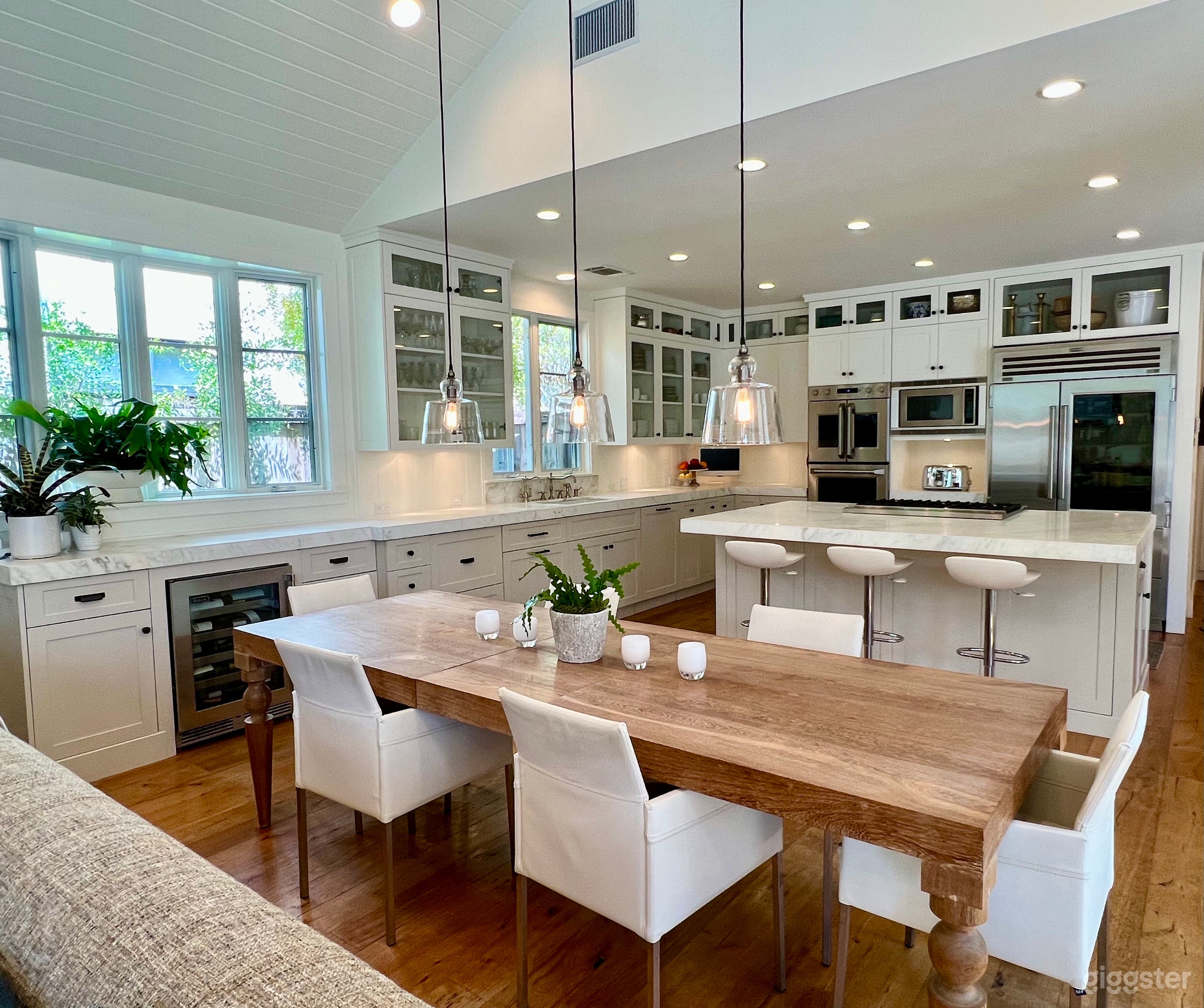 Open Concept Dining and Kitchen (Table expands to seat 12)