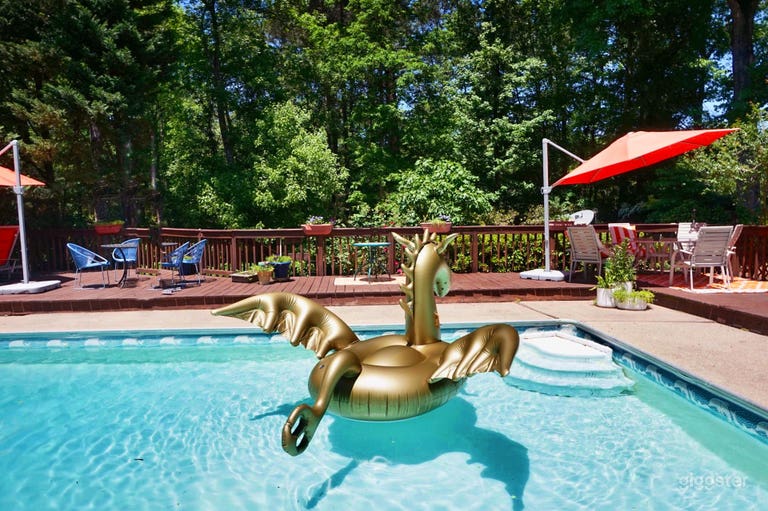 Family Home with Amazing Backyard Pool and Deck 