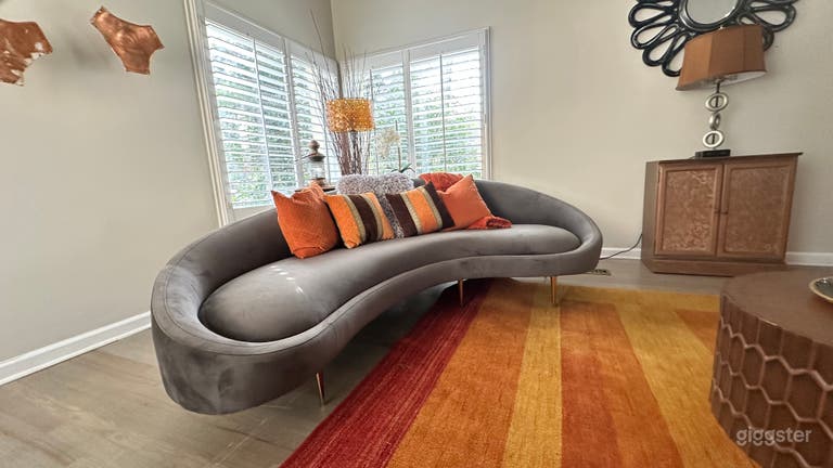  Family Home with Amazing Backyard Pool and Deck 