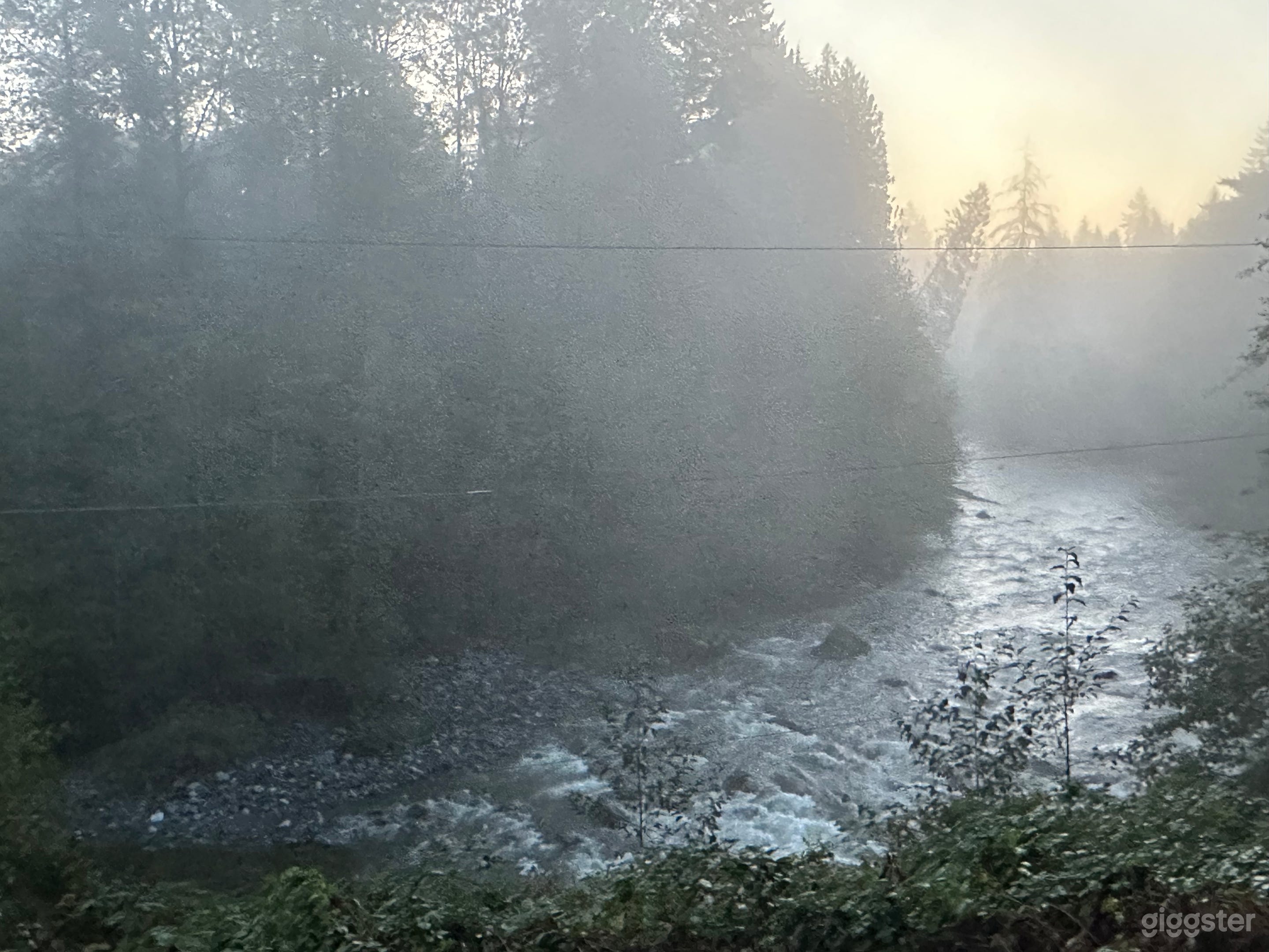 Riverside outdoor wedding/reception/event venue Photo 1