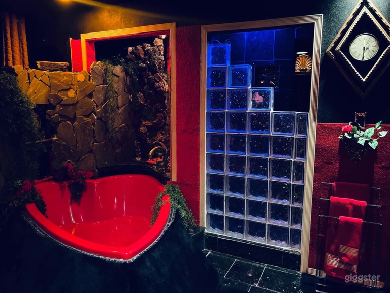  The Las Vegas Swag Pad 