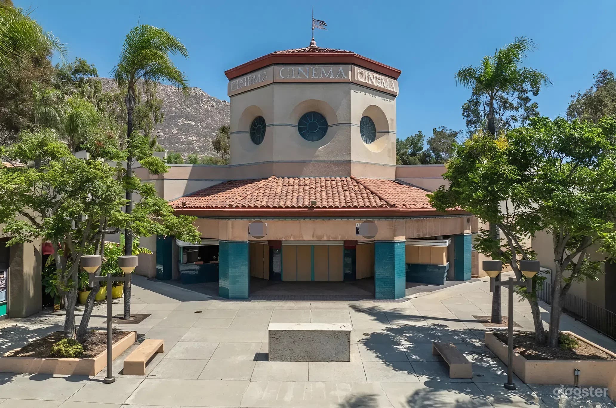 Massive 28,000 Sqft Warehouse/Movie Theater w/ Ample Parking Photo 3