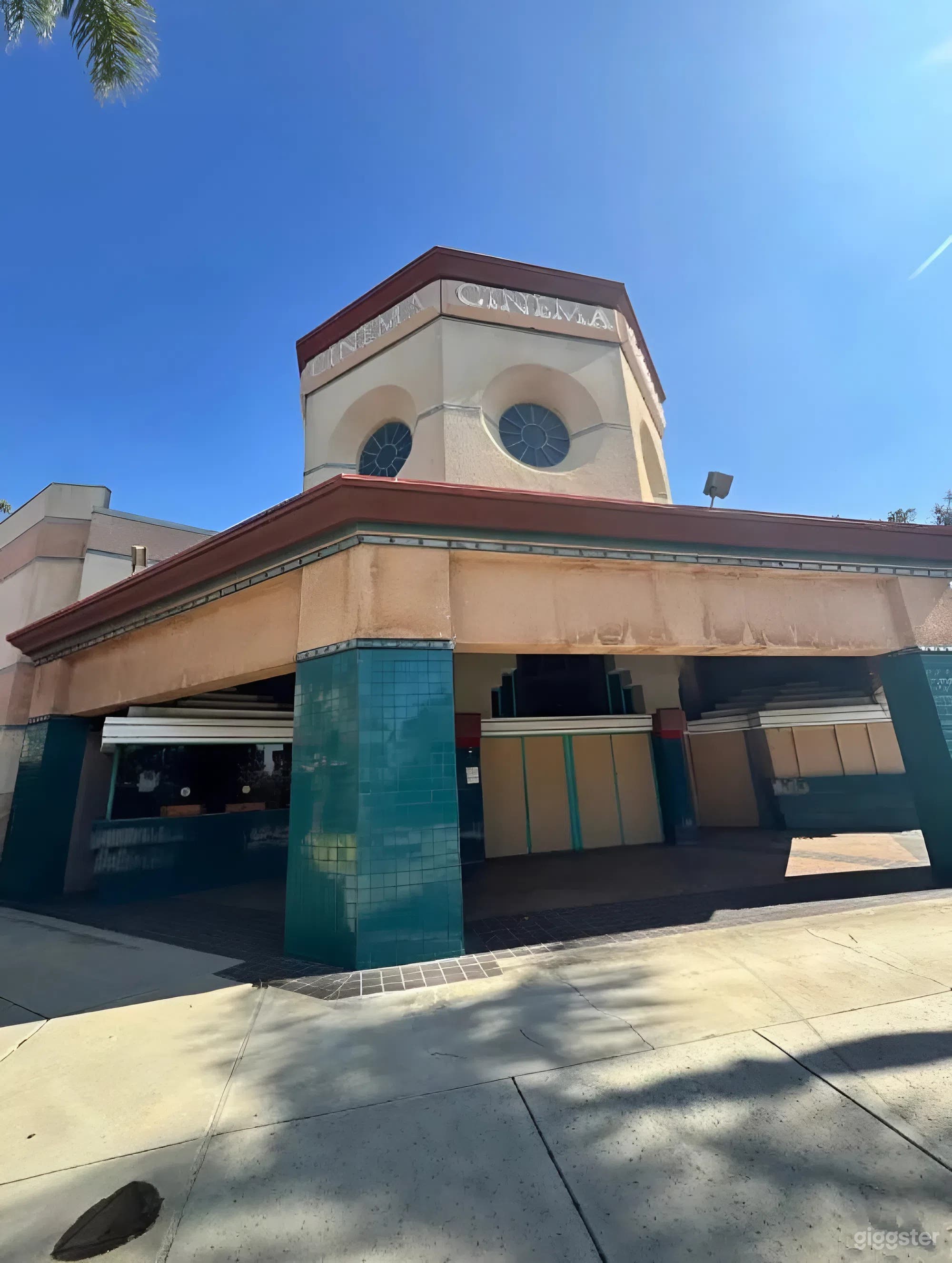 Massive 28,000 Sqft Warehouse/Movie Theater w/ Ample Parking Photo 4