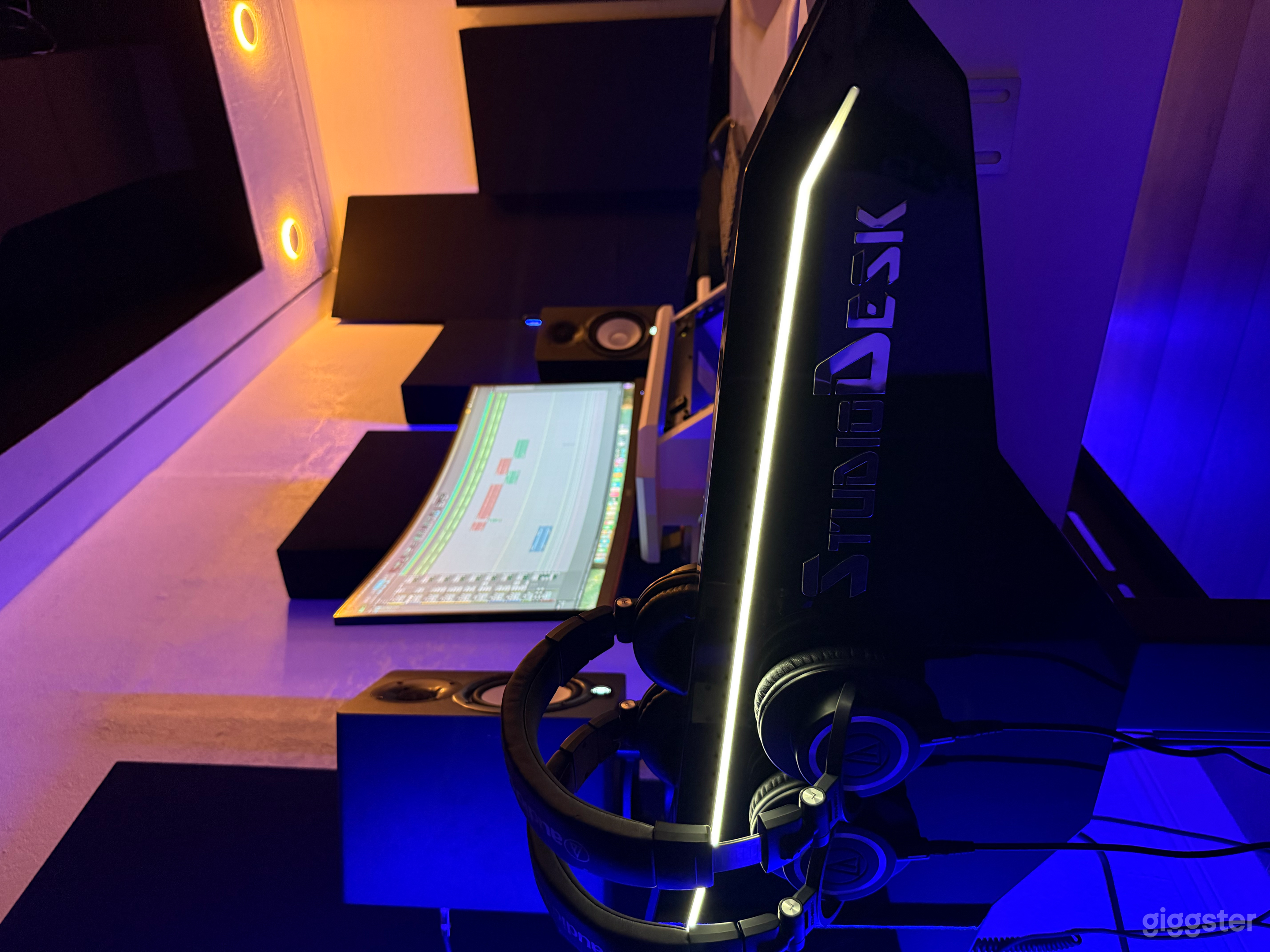 MUSIC RECORDING STUDIO Photo 4