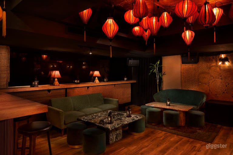  Hidden asian speak easy, old Montreal, opium den 