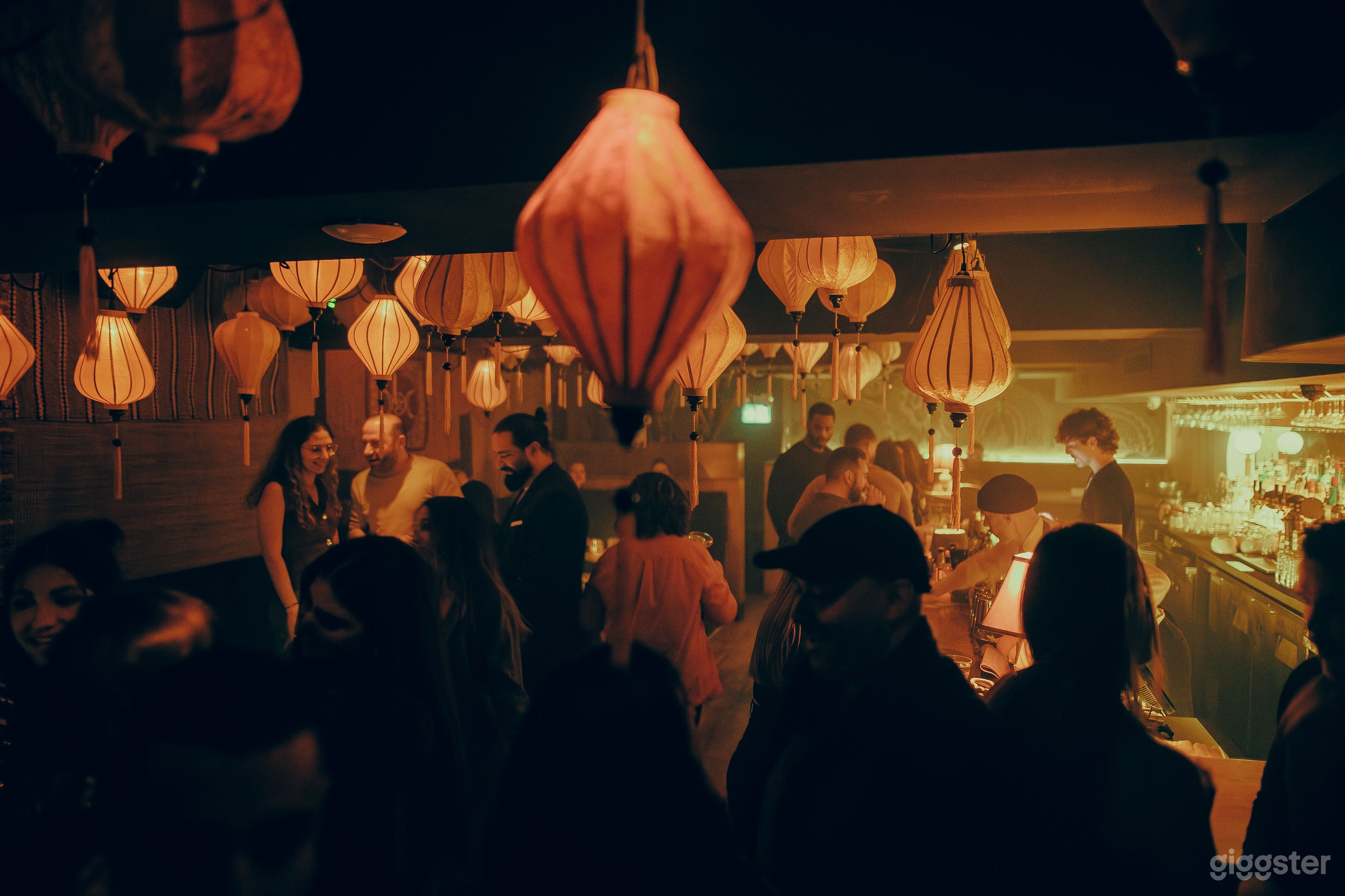 Hidden asian speak easy, old Montreal, opium den Photo 4