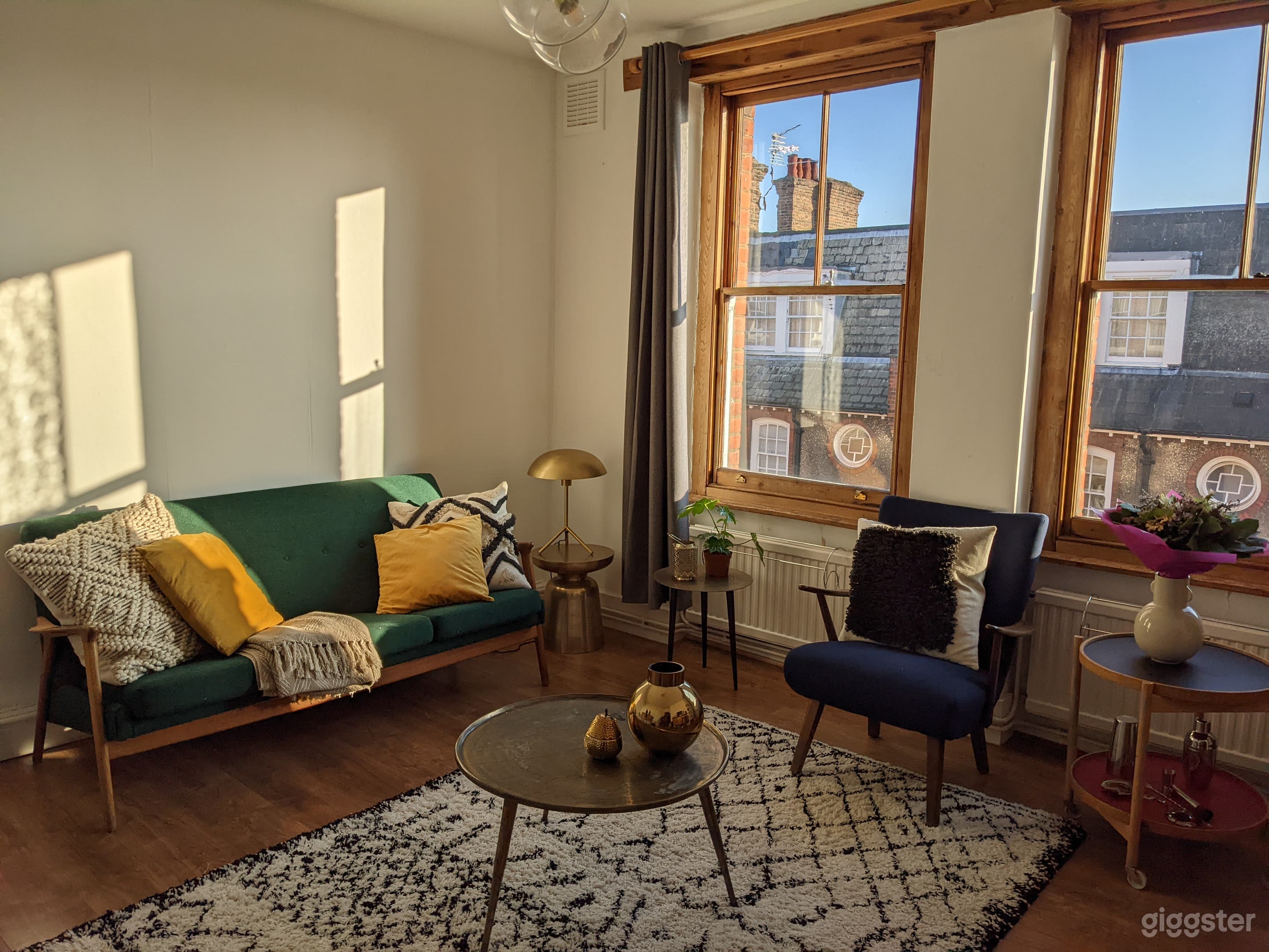 Retro / vintage designer flat in Islington Photo 1