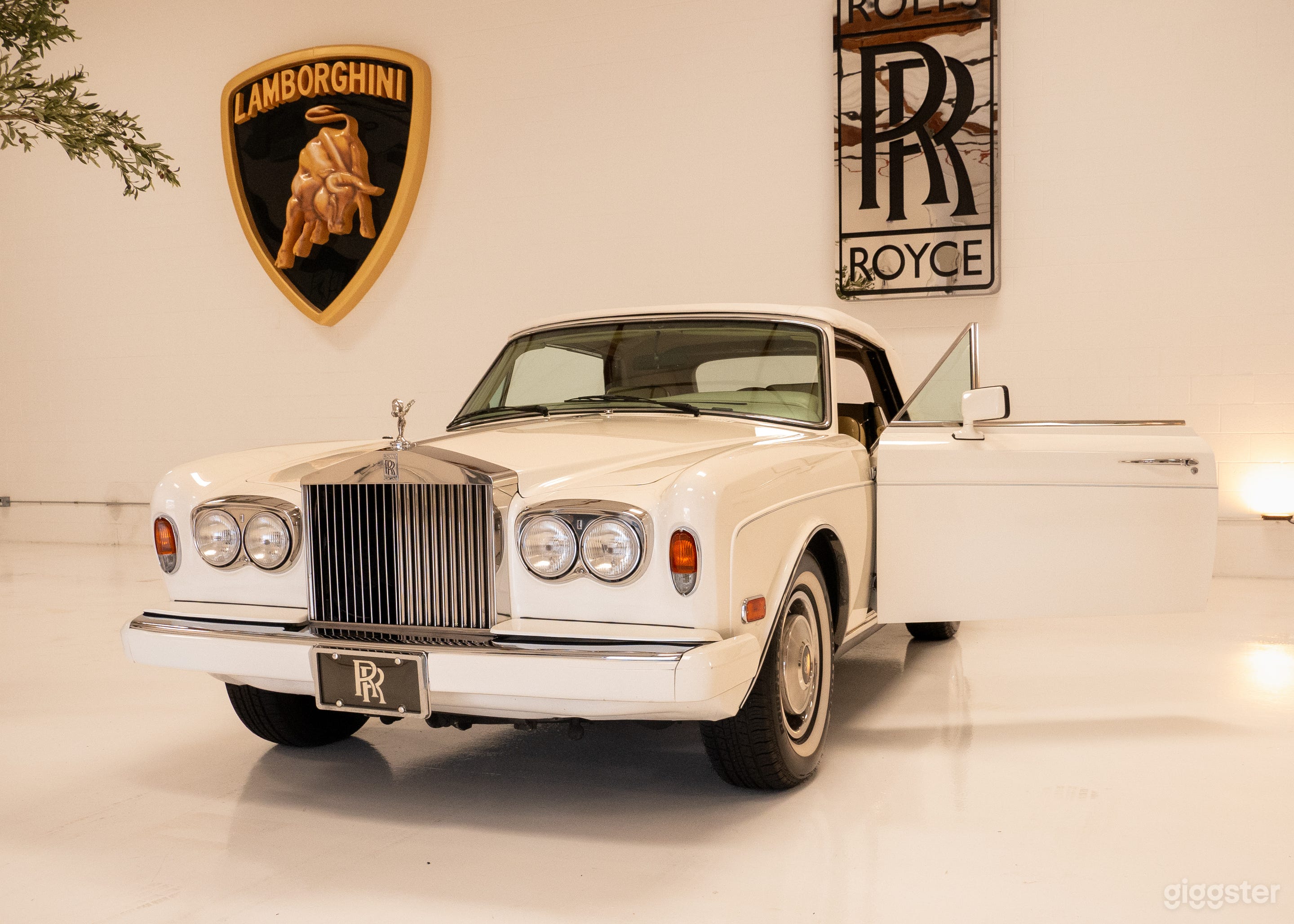 1986 Rolls Royce Corniche II Photo 1