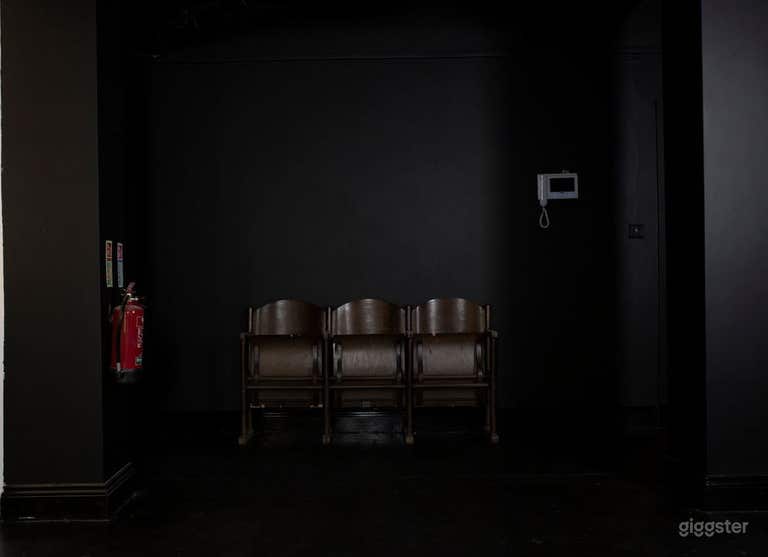  Full Blackout Studio in Canary Wharf 