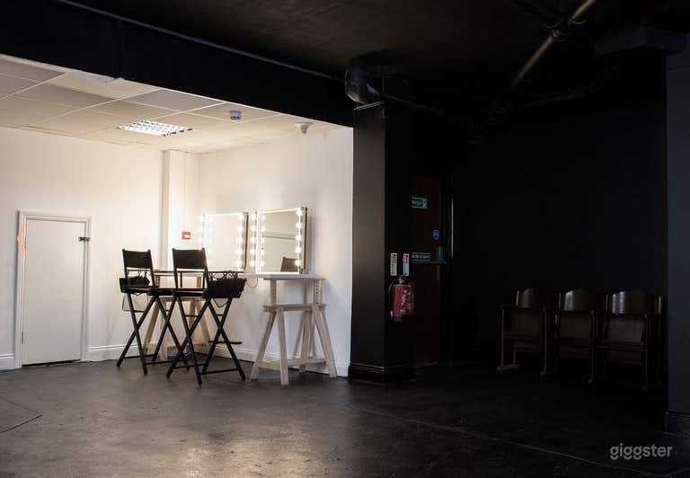  Full Blackout Studio in Canary Wharf 