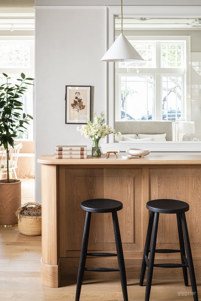  Retail Home Store in Historic Landmark 