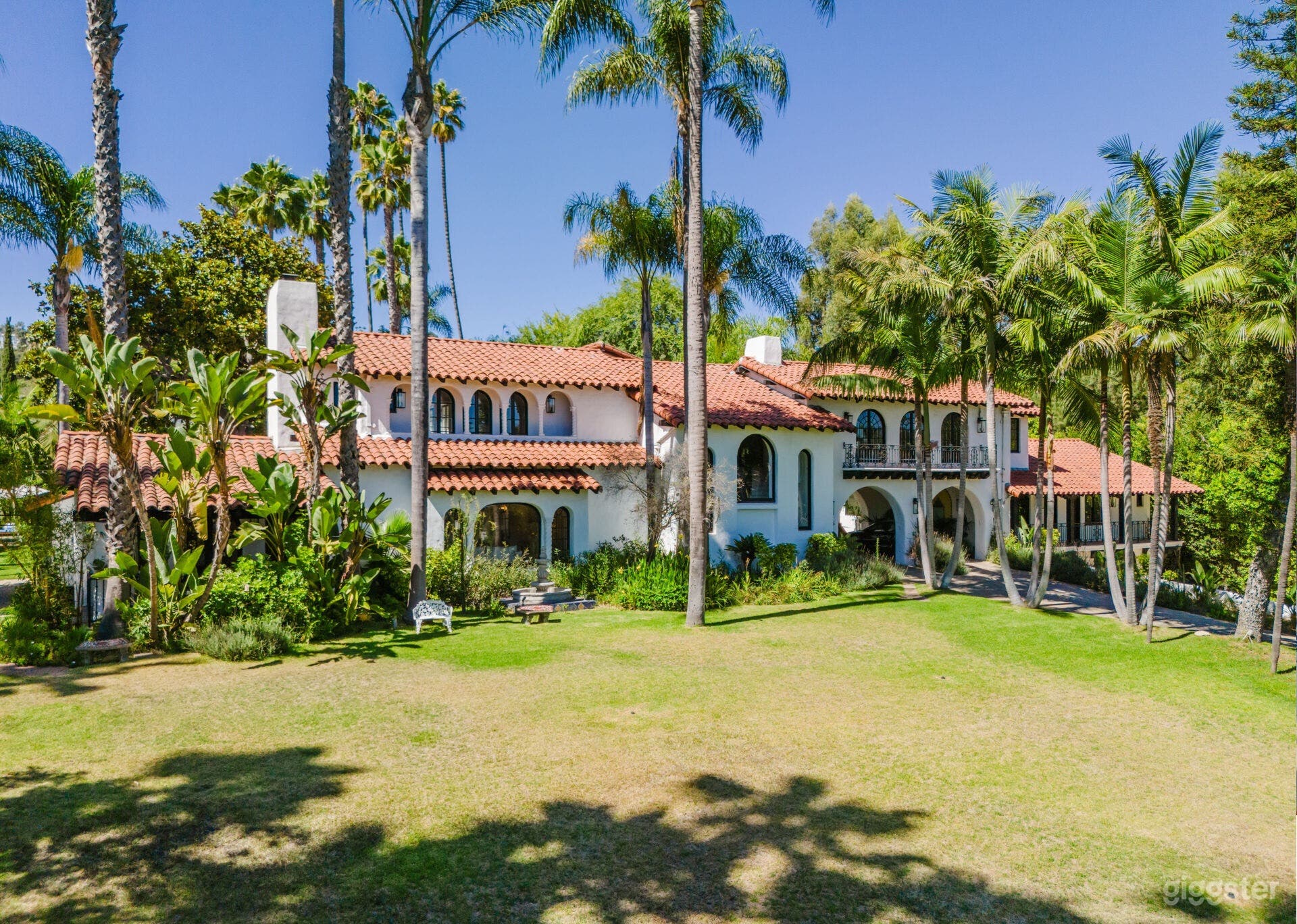 BEVERLY HILLS ELEGANT/TENNIS COURT Photo 4