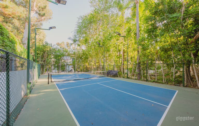  BEVERLY HILLS ELEGANT/TENNIS COURT 