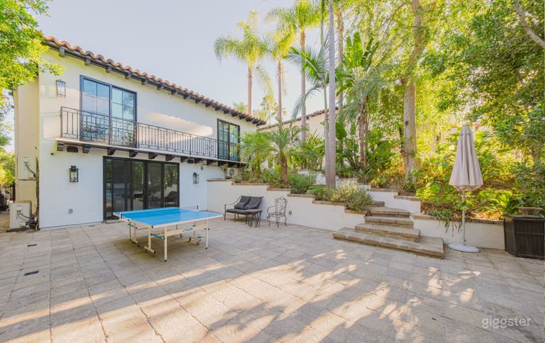  BEVERLY HILLS ELEGANT/TENNIS COURT 