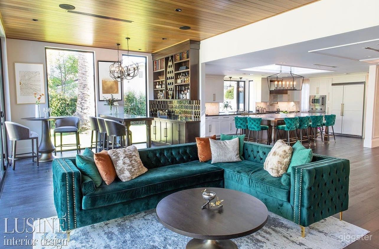 Charming and Spacious Home in Desirable Northridge Photo 3