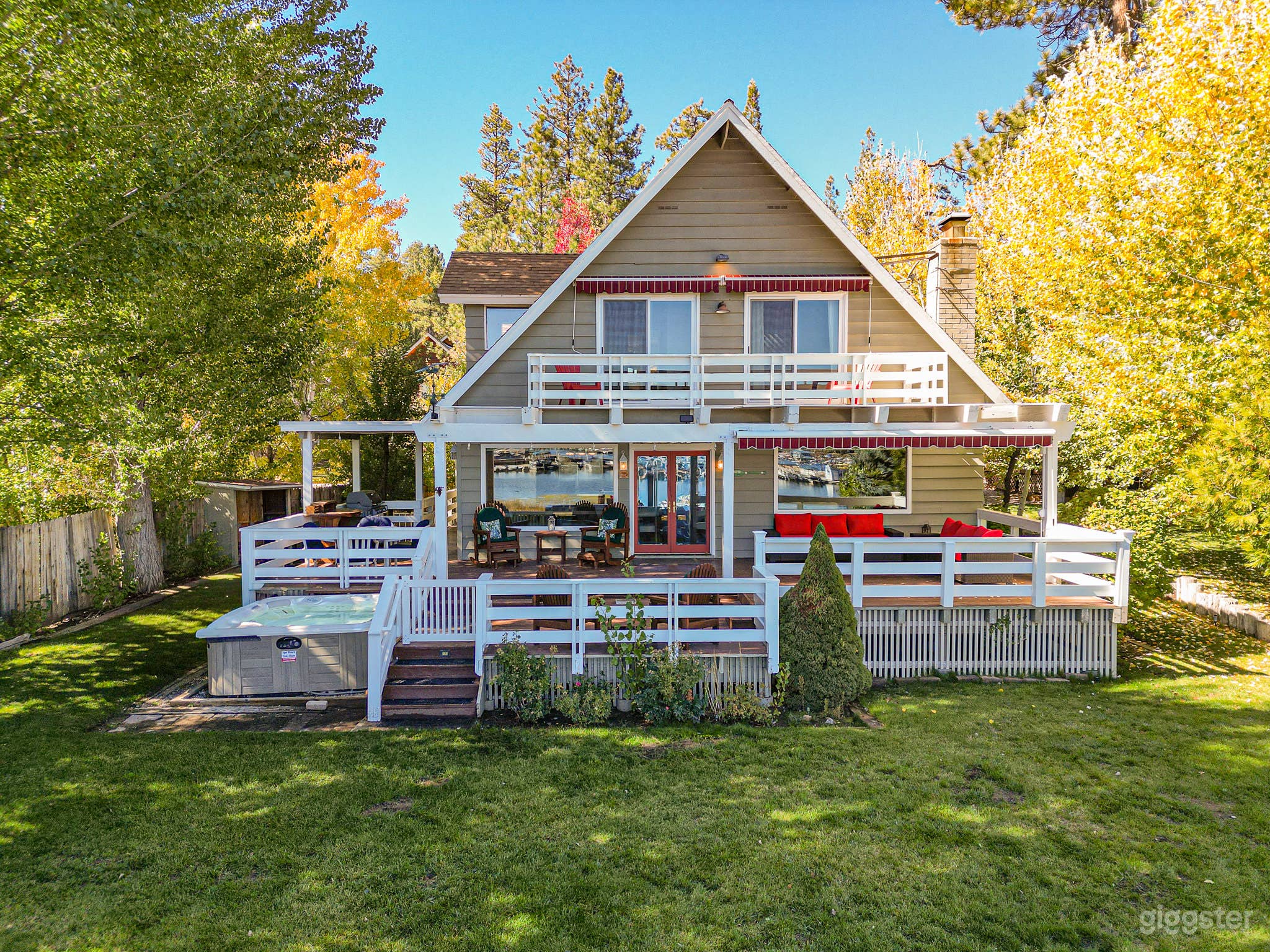 Lakefront Home & Private Dock w Lake Access Photo 2