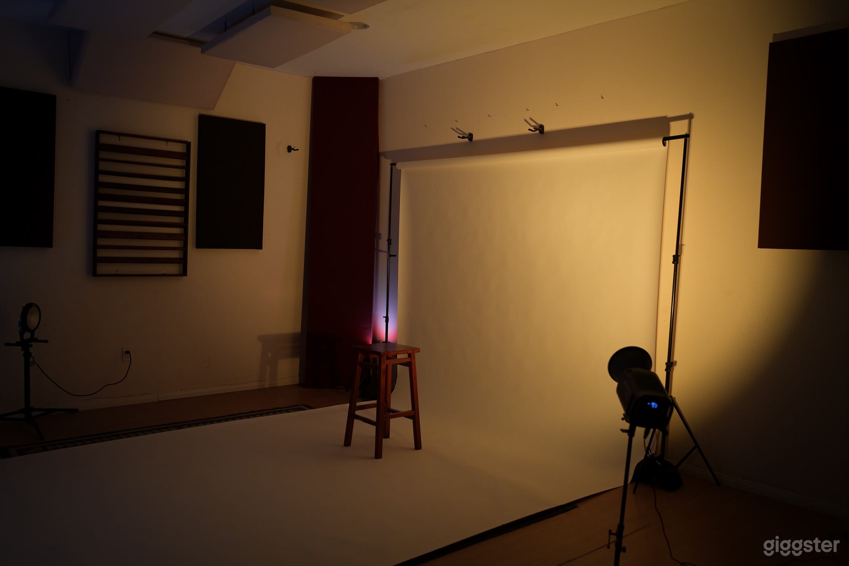 Big photo studio space. White back drop is optional.