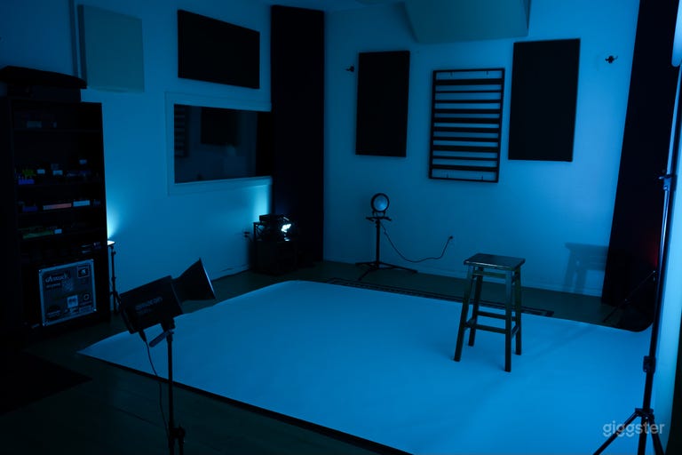  La luz Pro Amaran viene con el estudio. 