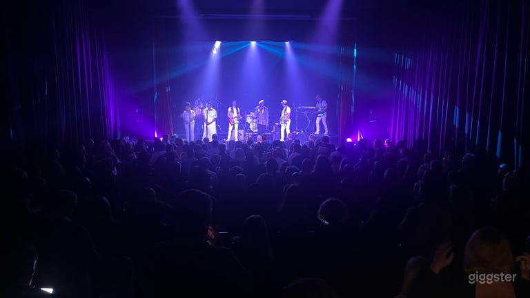  Alquiler de lugar para teatro Esher 
