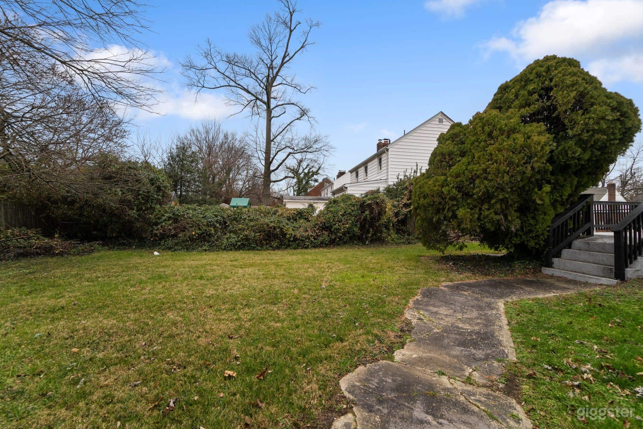 Luxurious Home on the Hill Photo 3