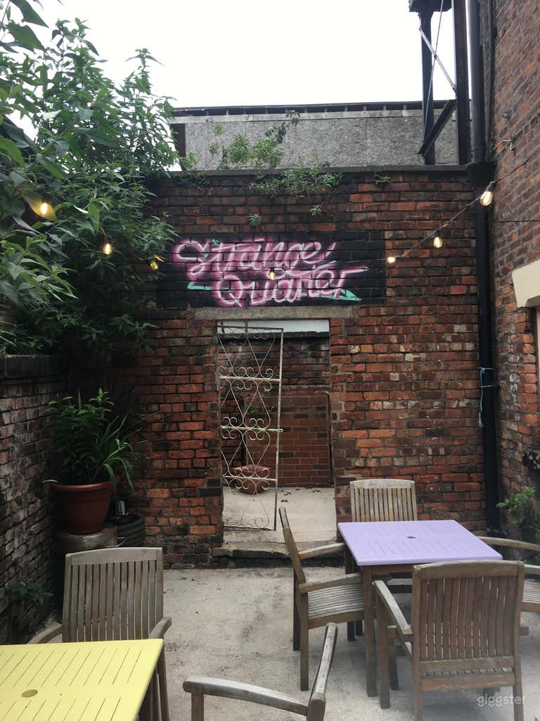  Beautifully Refurbished Pub in Cheetham Hill 