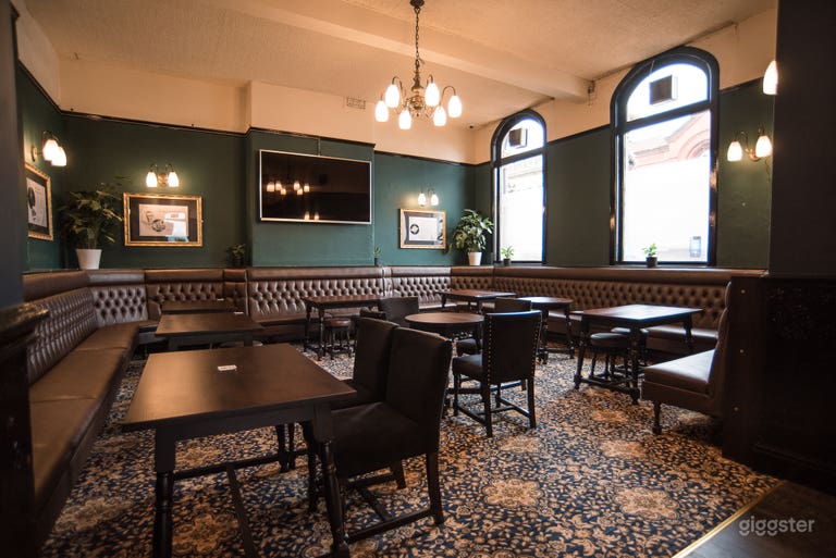  Beautifully Refurbished Pub in Cheetham Hill 