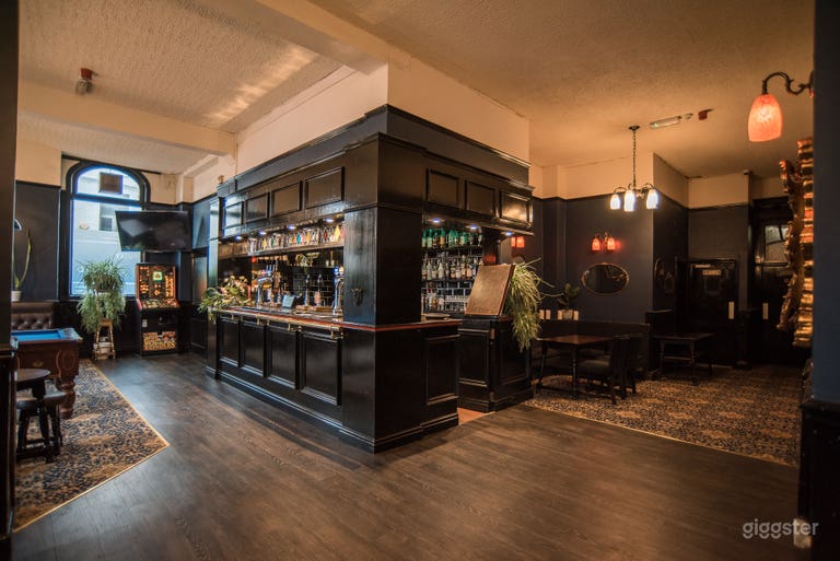  Beautifully Refurbished Pub in Cheetham Hill 