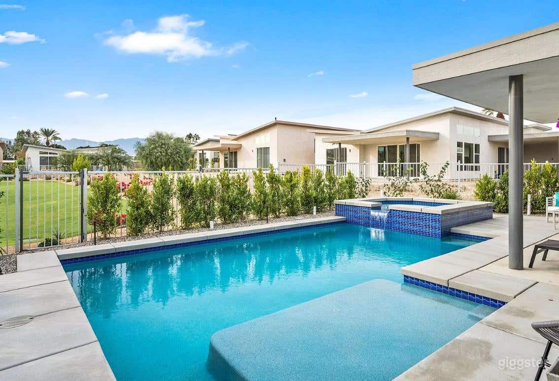 Majestic Mountain View Pool in Indian Wells, CA Photo 3