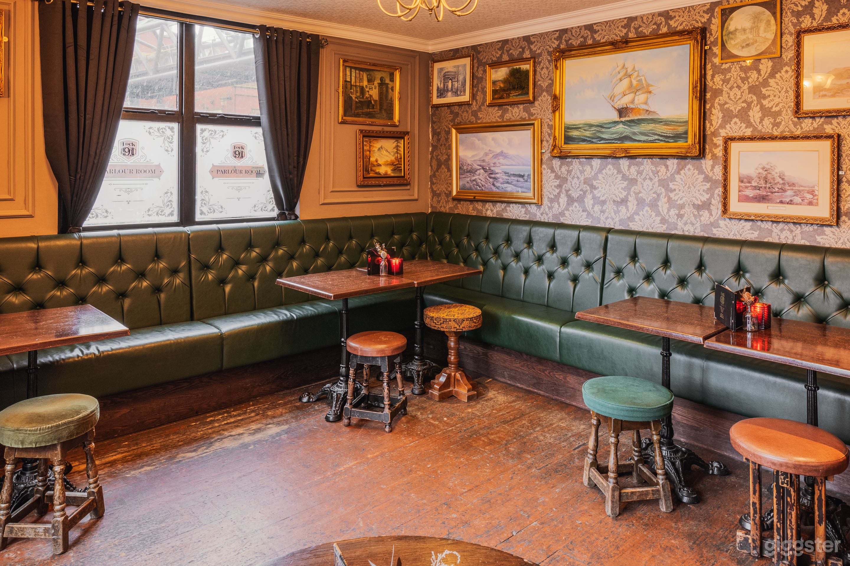  Victorian Drinking Parlour, Reception Bar and Drawing Room Photo 2