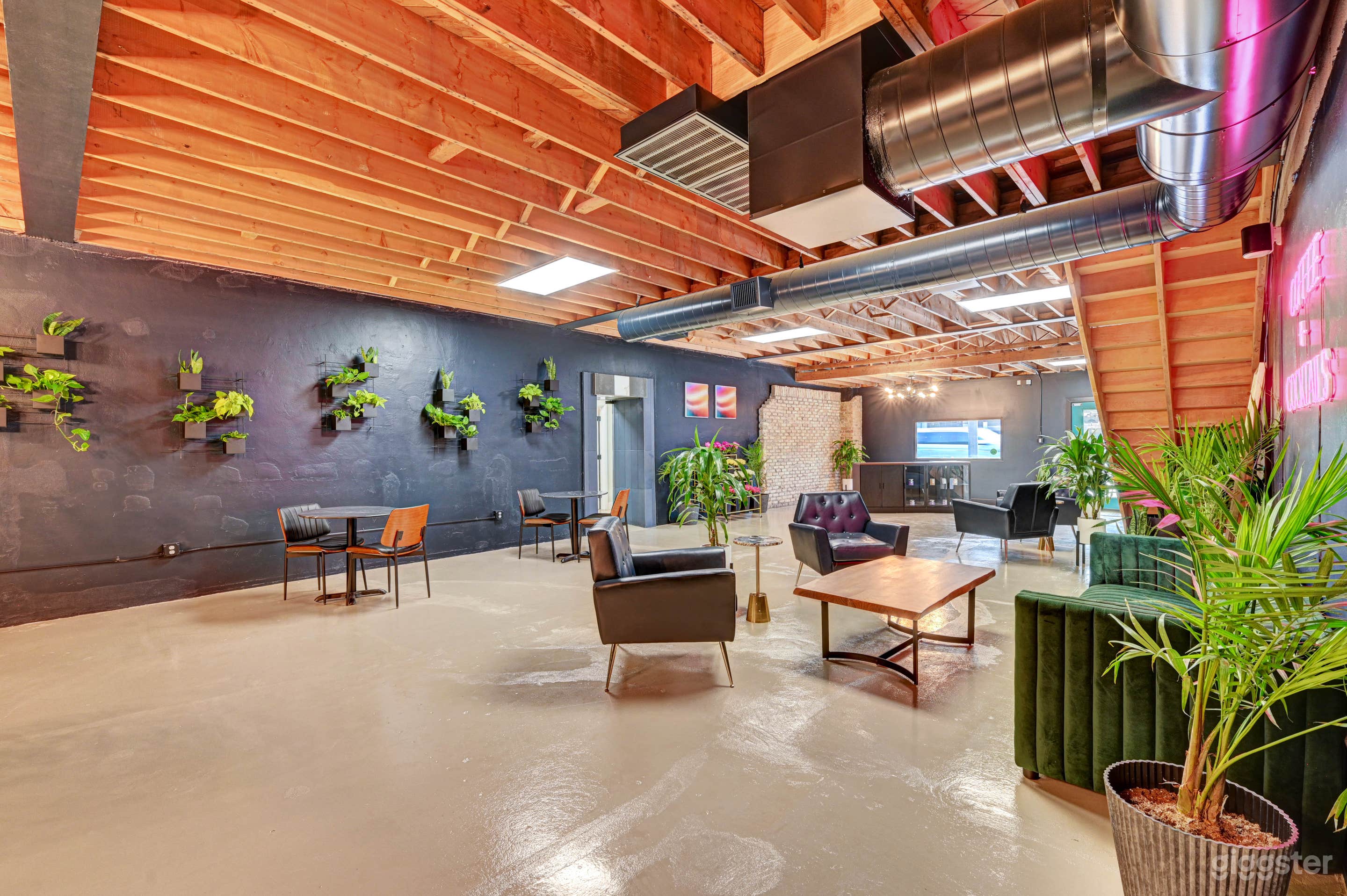 DTLV Wine Bar Photo 4