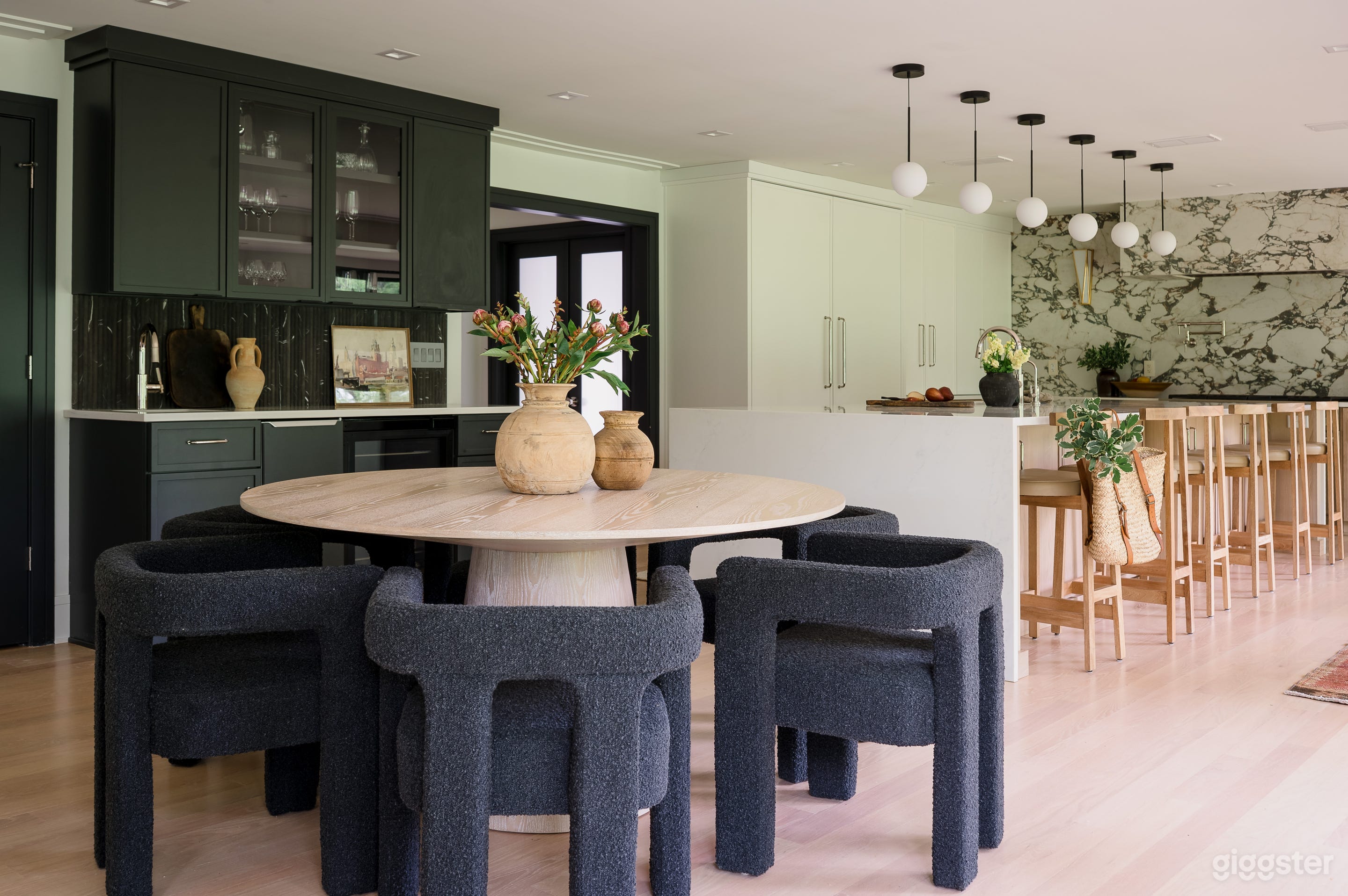 Contemporary Nature-Infused Estate & Production Space Photo 4