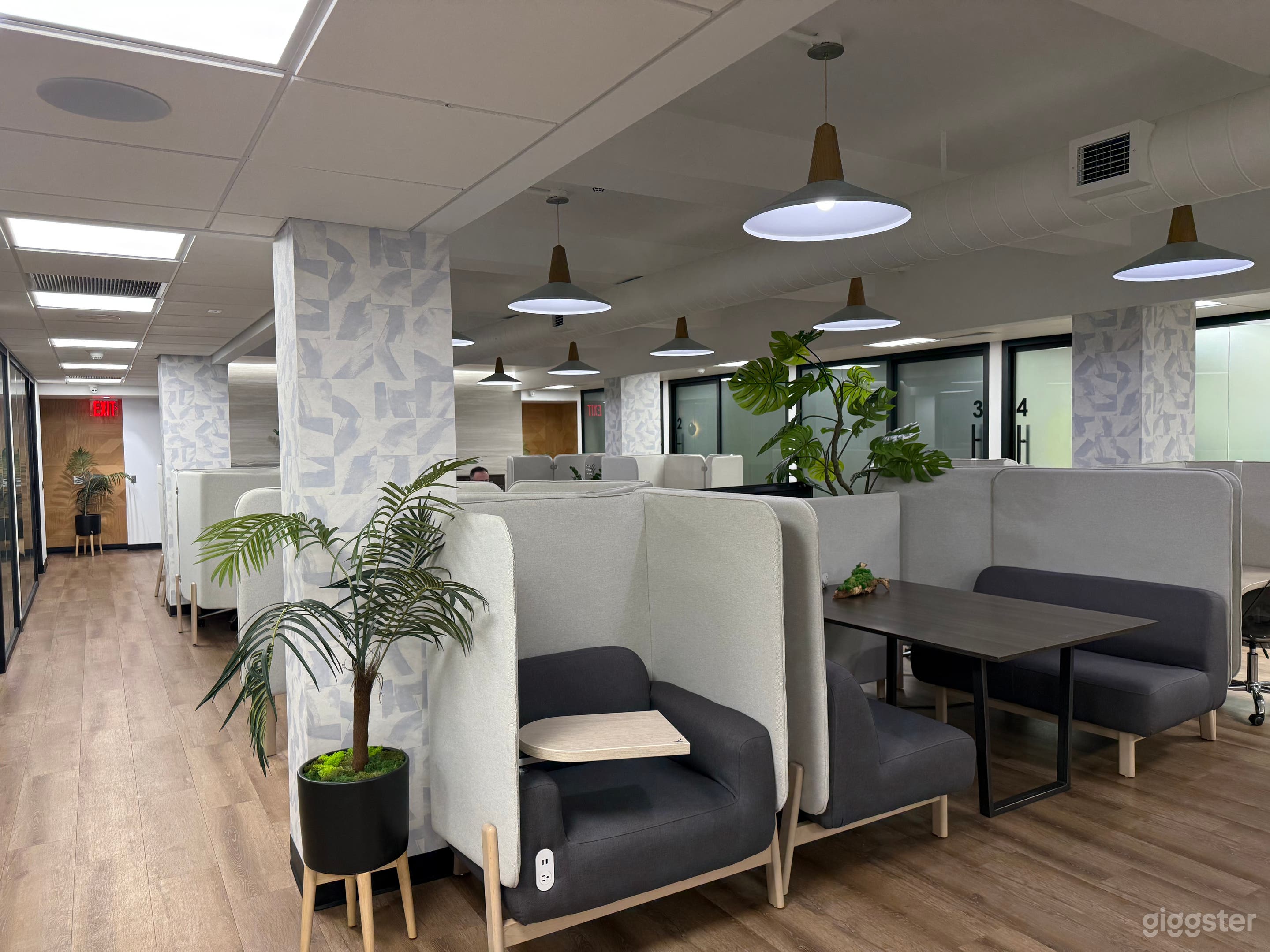 High-end nature inspired coworking, lounge &amp; office space Photo 3