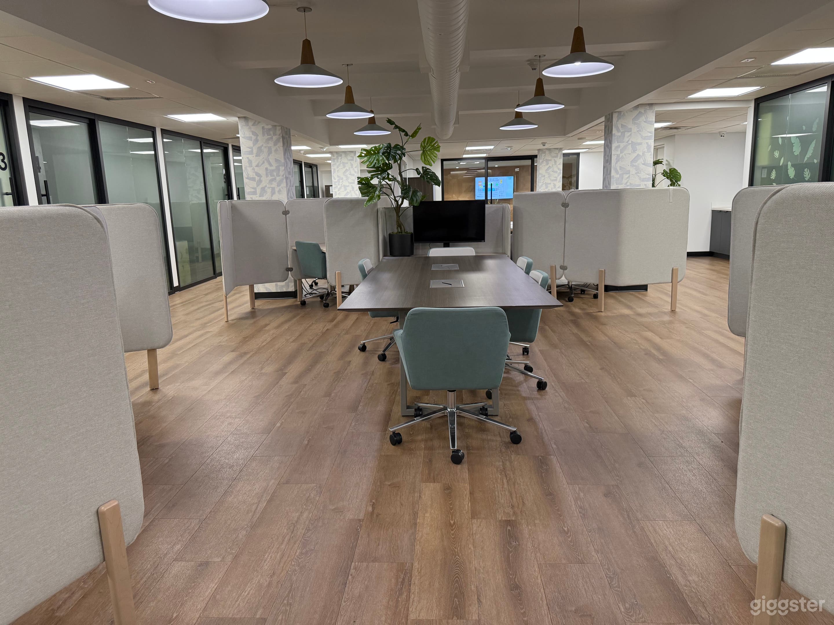 High-end nature inspired coworking, lounge &amp; office space Photo 1