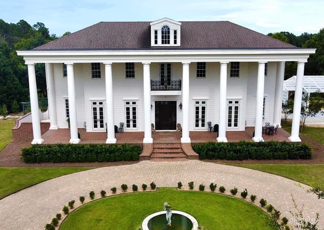 A Grand Southern Mansion Estate Photo 1