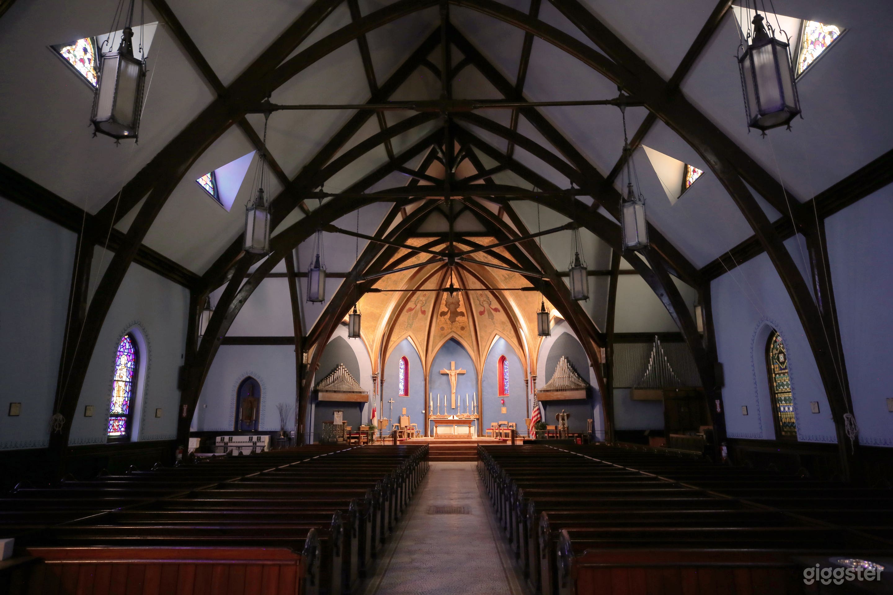 Spacious Brooklyn Arena with Variety of Rooms Photo 2