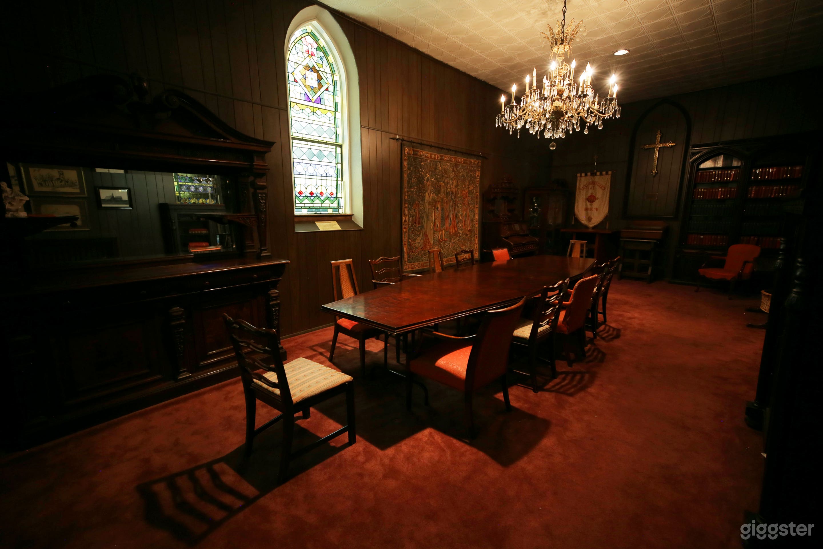 Spacious Brooklyn Arena with Variety of Rooms Photo 3