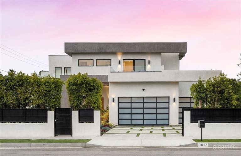  Main Home View Daytime 