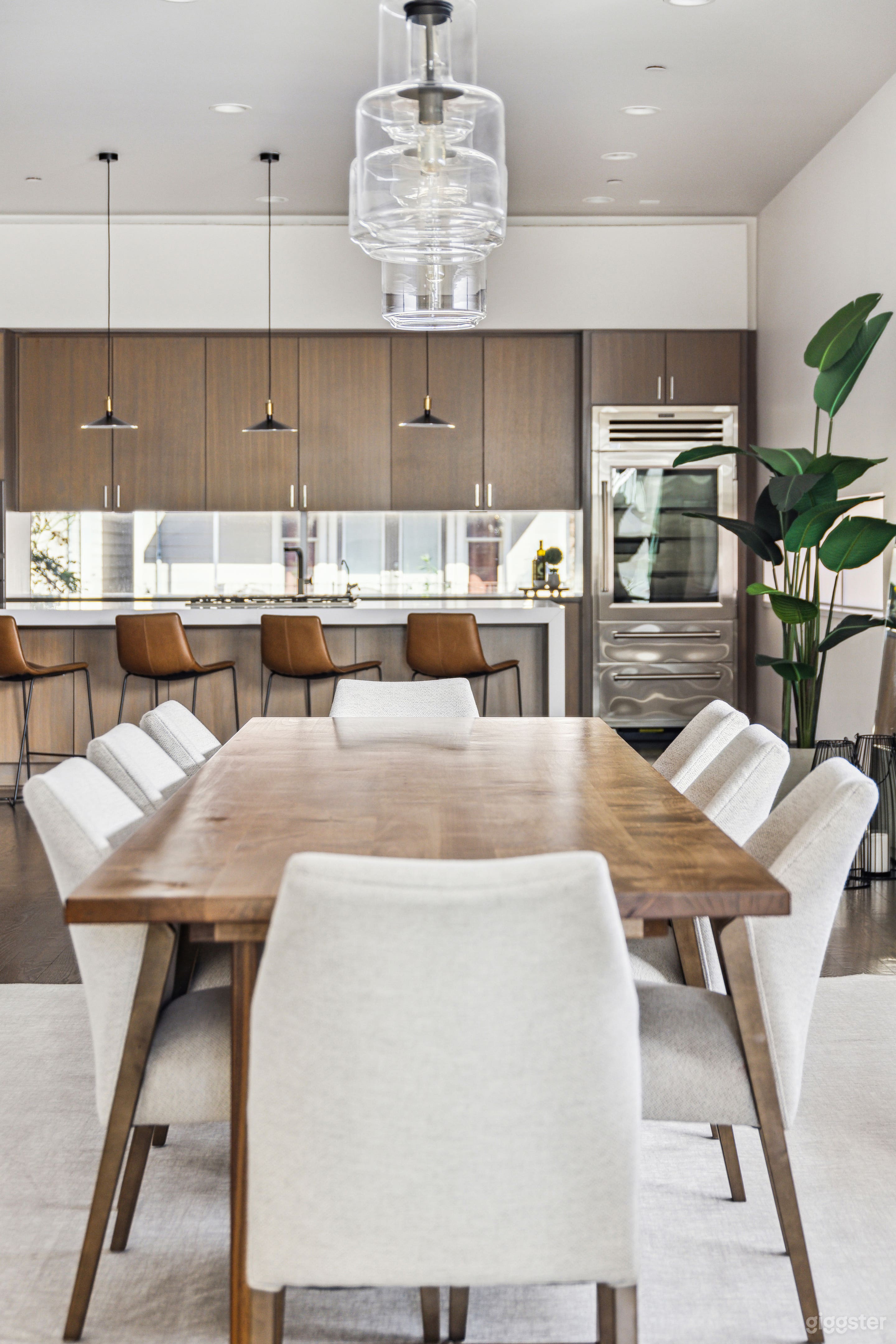 Luxurious Montrose 4000+ sqft Townhome w/ Stunning Skyline Views Photo 4