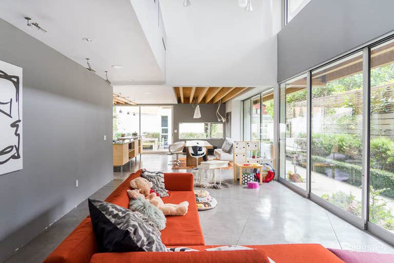  Spacious, Modern Venice Home 