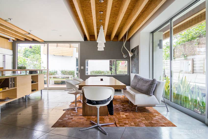 Spacious, Modern Venice Home Photo 2