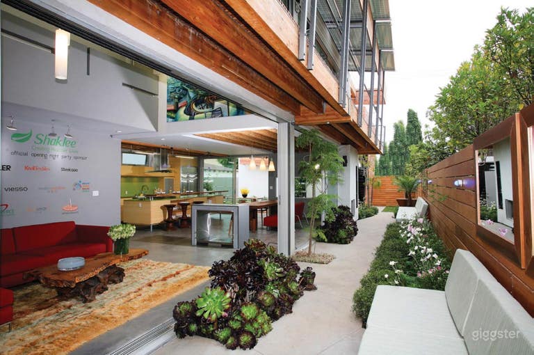  Spacious, Modern Venice Home 