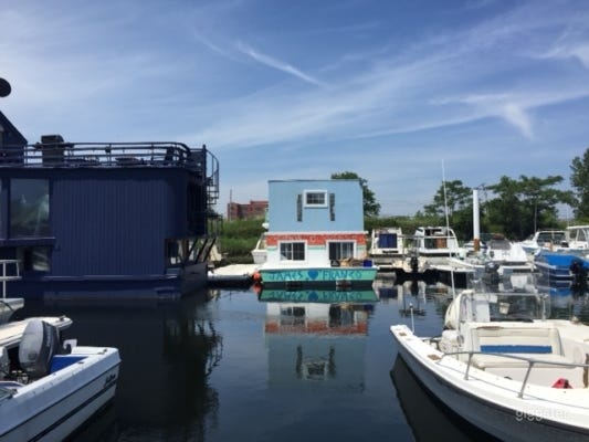  Marina 