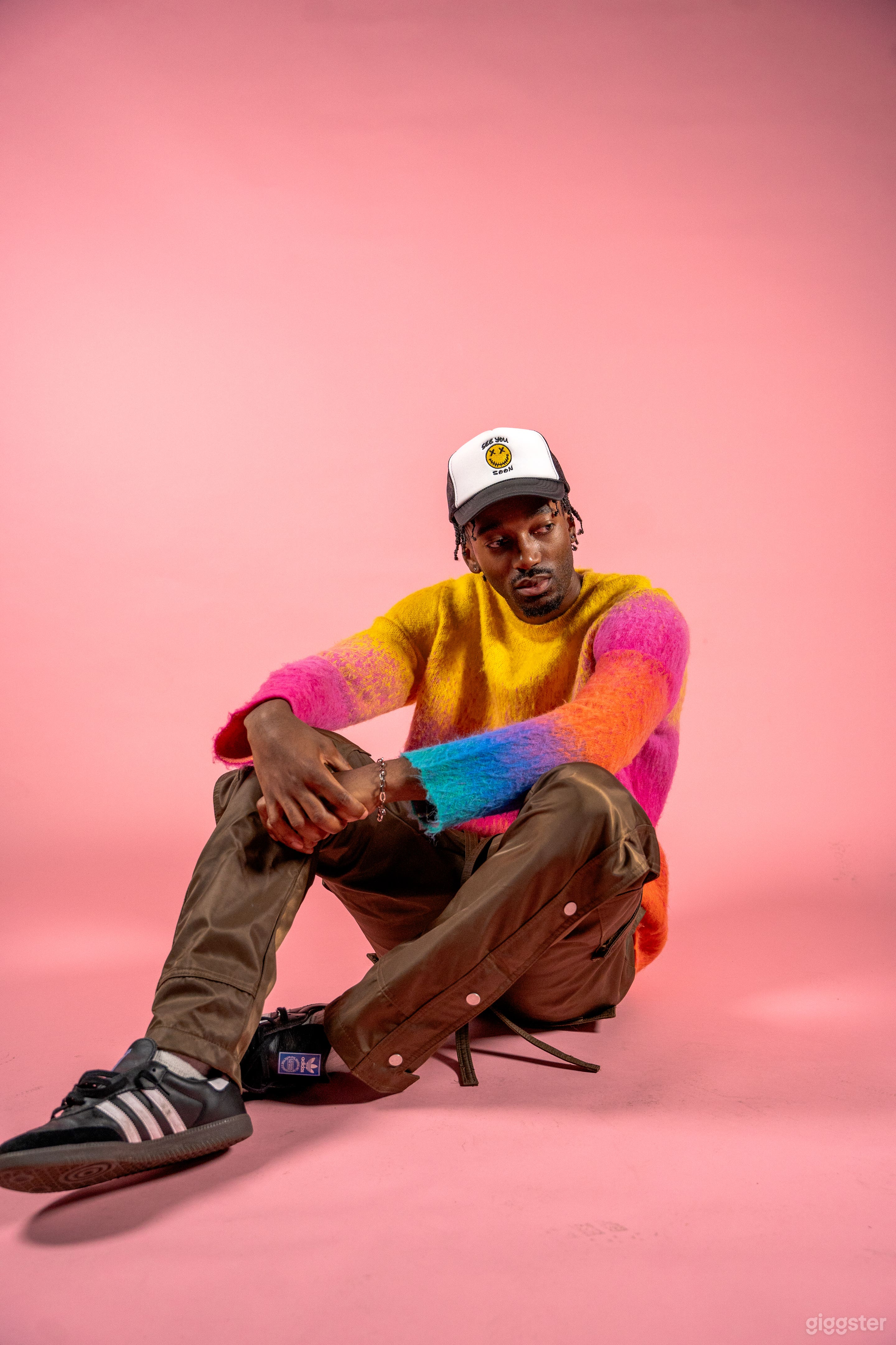 THE BLACK BOX with Flexible Set Design Photo 4